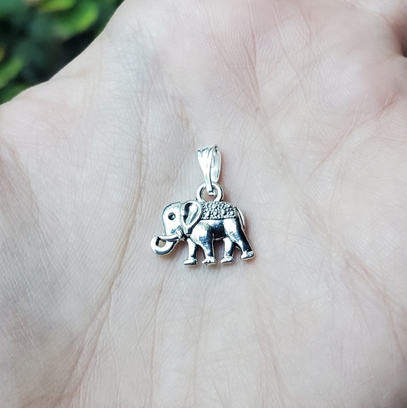 New Tiny Silver Elephant Charm - Picture 7 of 9